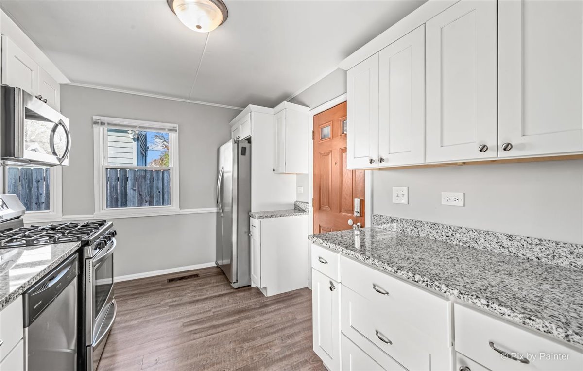 805 Dawes Avenue Wheaton, IL 60189 - Photo 11 of 27