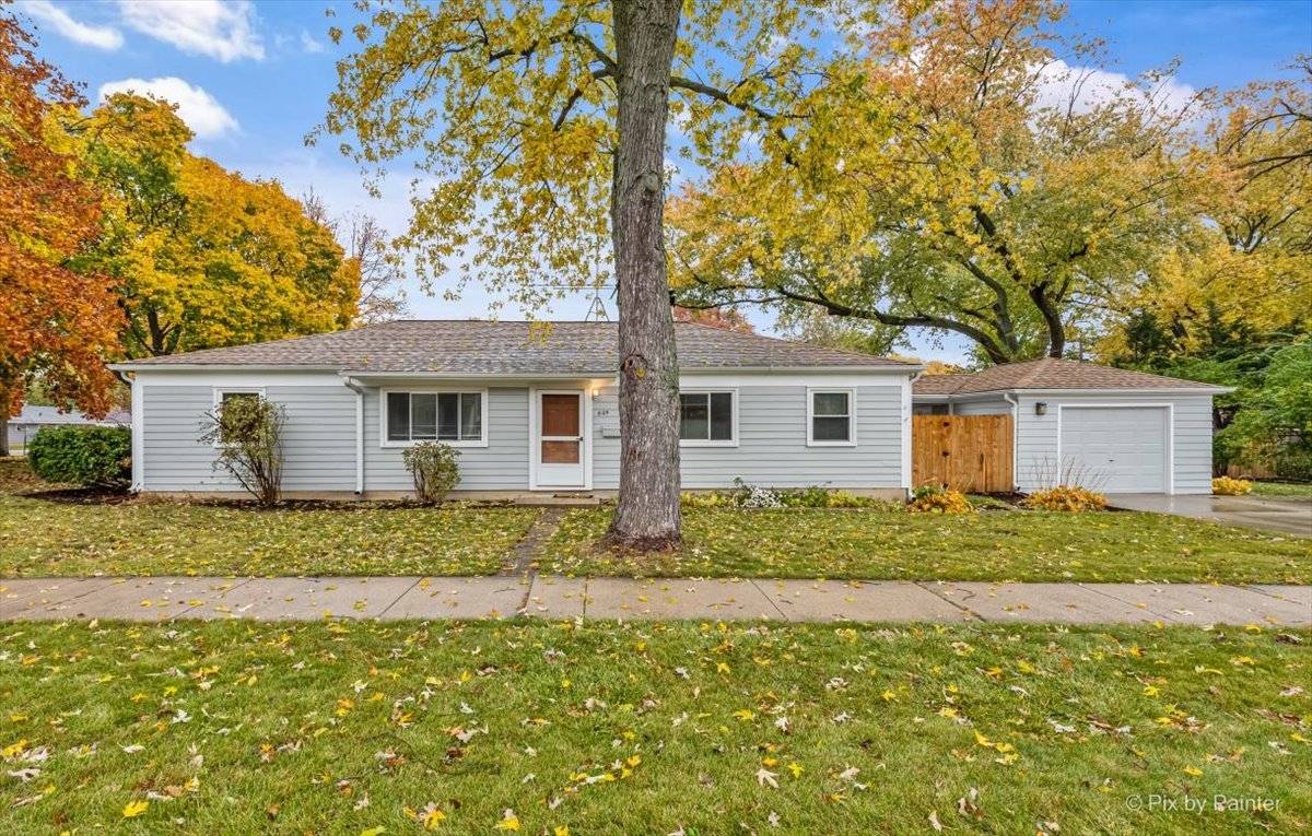 805 Dawes Avenue Wheaton, IL 60189 - Photo 2 of 27