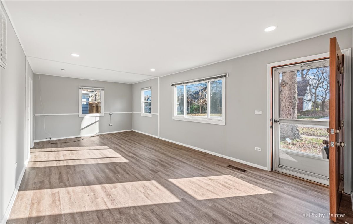 805 Dawes Avenue Wheaton, IL 60189 - Photo 4 of 27