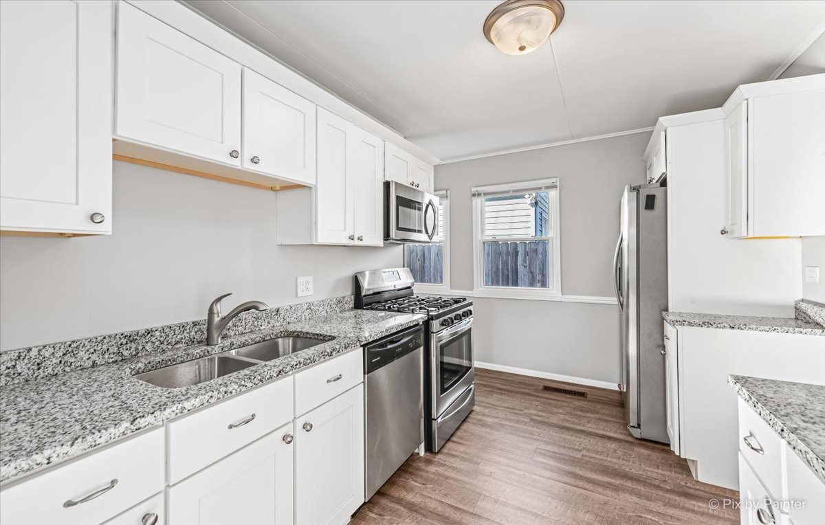 805 Dawes Avenue Wheaton, IL 60189 - Photo 10 of 27