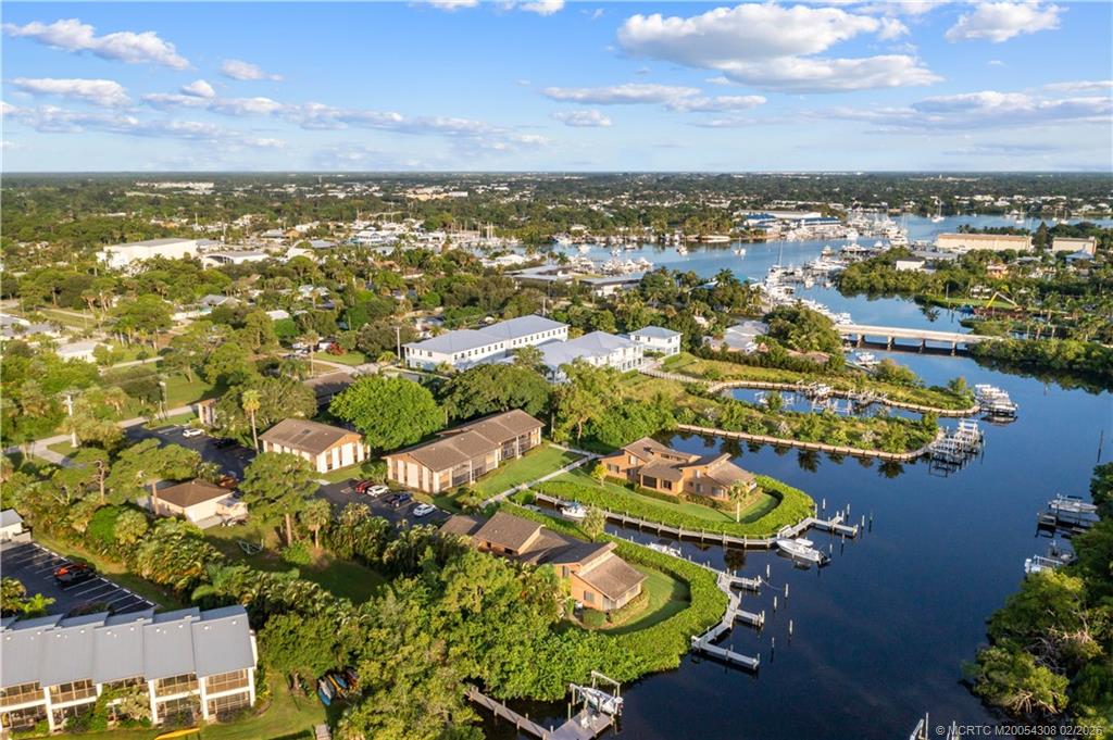 Welcome to the waterfront community of Moorings of Manatee.