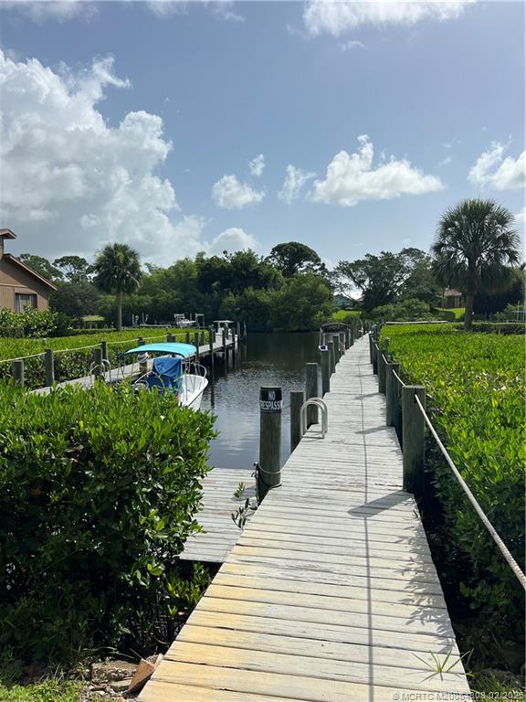 4885 Southeast Capstan Avenue, Unit 27 Stuart, FL 34997 - Photo 32 of 40 Fish from the docks!