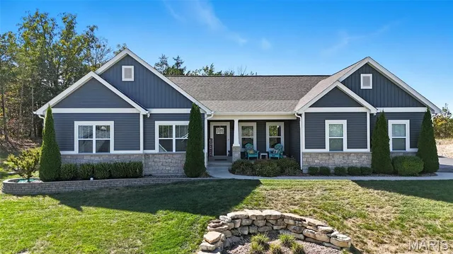 $599,900 | 9572 East Vista Drive, Hillsboro, MO 63050