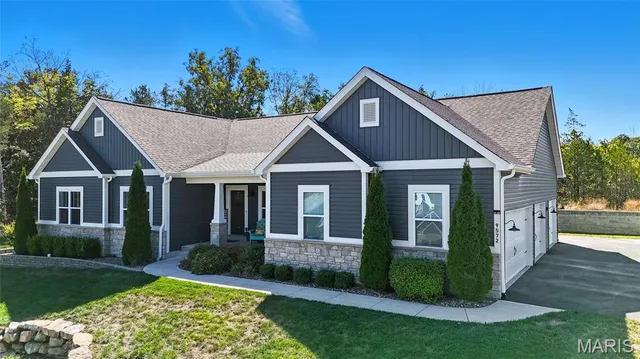 $599,900 | 9572 East Vista Drive, Hillsboro, MO 63050