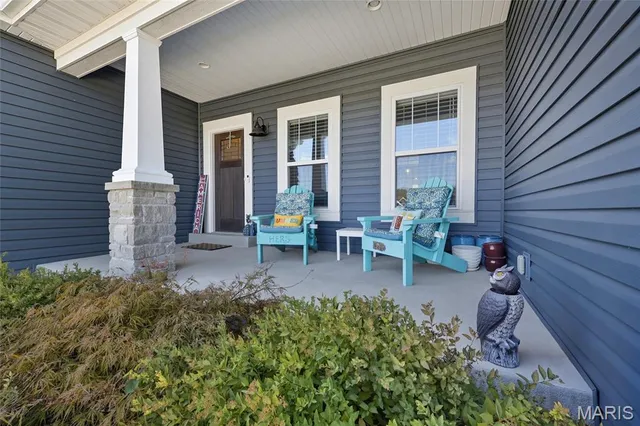 $599,900 | 9572 East Vista Drive, Hillsboro, MO 63050