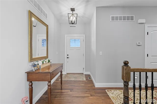 $599,900 | 9572 East Vista Drive, Hillsboro, MO 63050