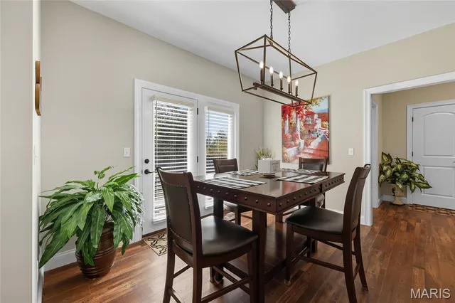 $599,900 | 9572 East Vista Drive, Hillsboro, MO 63050