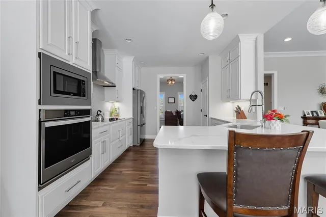 $599,900 | 9572 East Vista Drive, Hillsboro, MO 63050