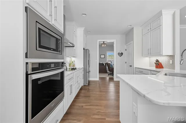 $599,900 | 9572 East Vista Drive, Hillsboro, MO 63050