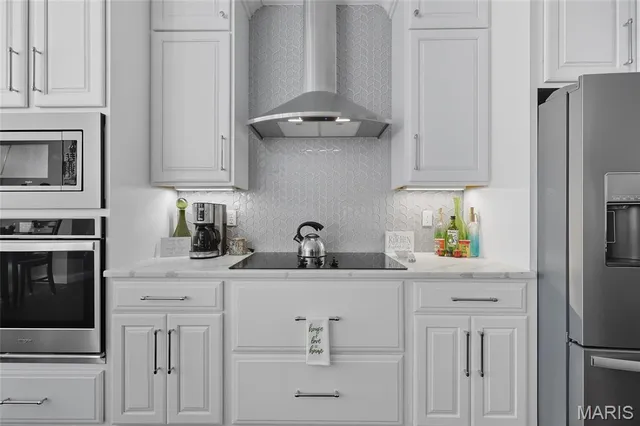 $599,900 | 9572 East Vista Drive, Hillsboro, MO 63050