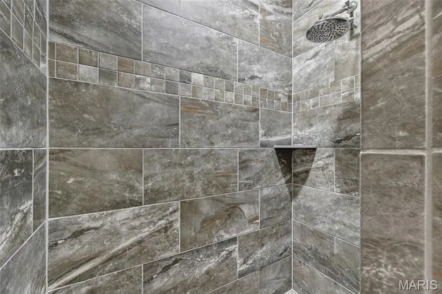 $599,900 | 9572 East Vista Drive, Hillsboro, MO 63050