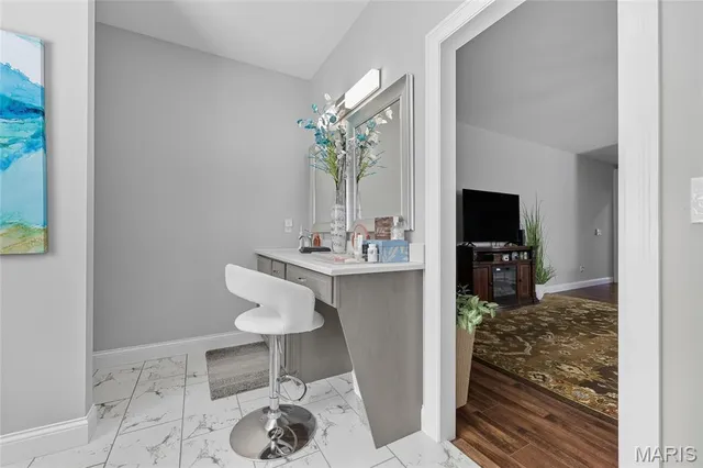 $599,900 | 9572 East Vista Drive, Hillsboro, MO 63050