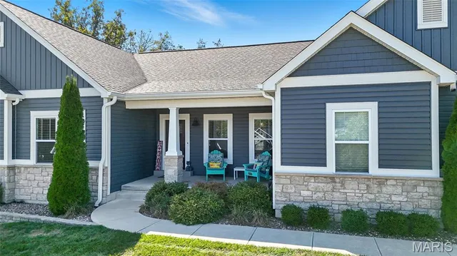 $599,900 | 9572 East Vista Drive, Hillsboro, MO 63050