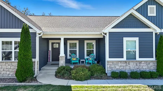 $599,900 | 9572 East Vista Drive, Hillsboro, MO 63050