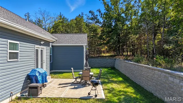 $599,900 | 9572 East Vista Drive, Hillsboro, MO 63050