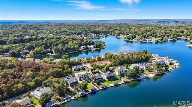 $599,900 | 9572 East Vista Drive, Hillsboro, MO 63050