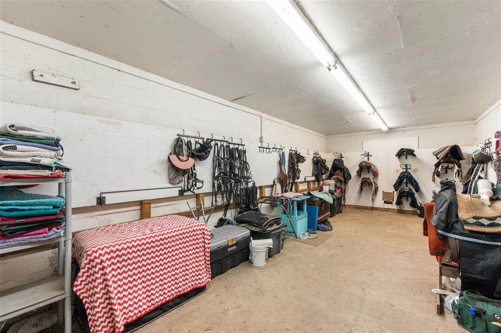 16525 Southwest 5th Place Newberry, FL 32669 - Photo 52 of 55 a view of a room with gym equipment