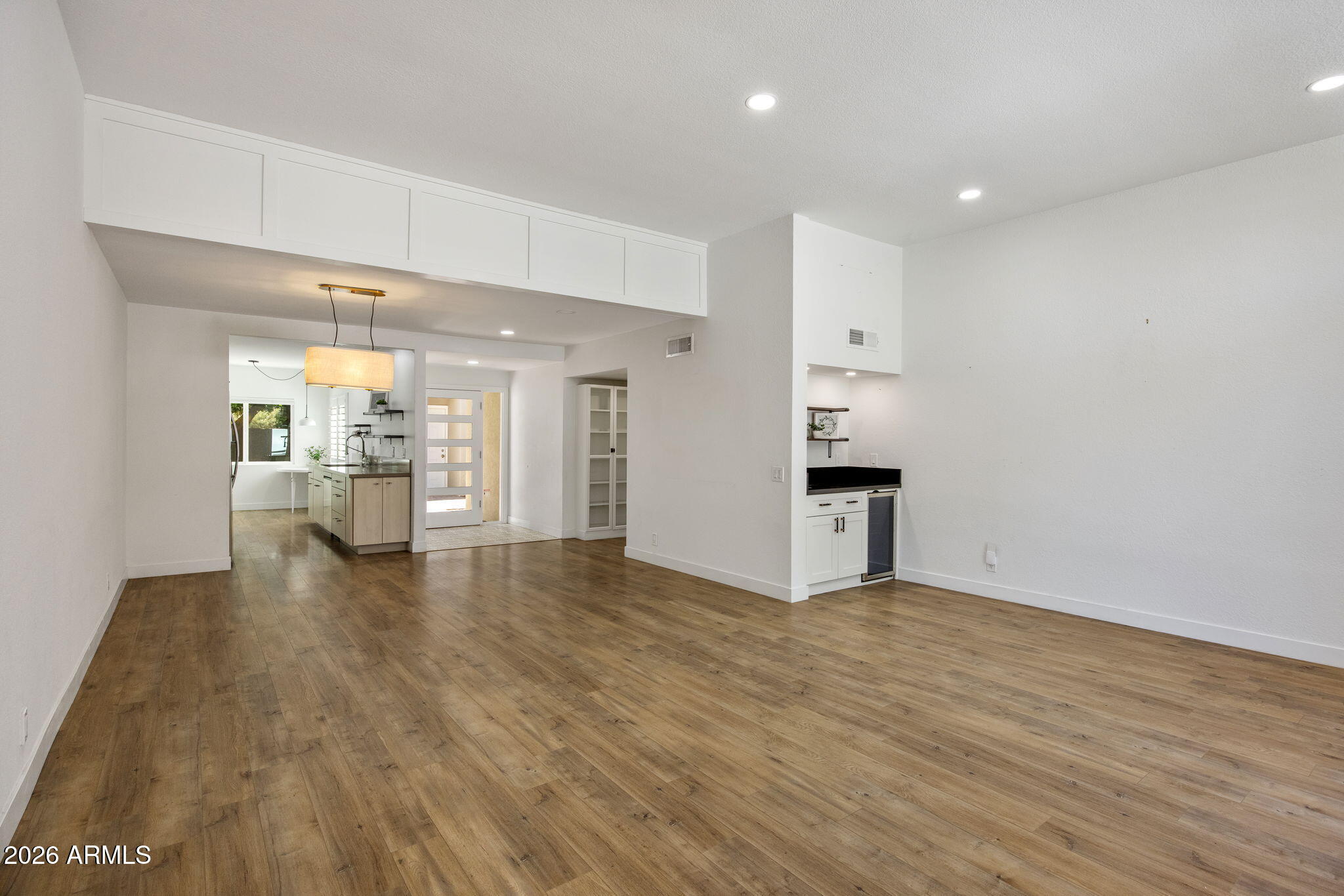216 West Winged Foot Road Phoenix, AZ 85023 - Photo 10 of 39