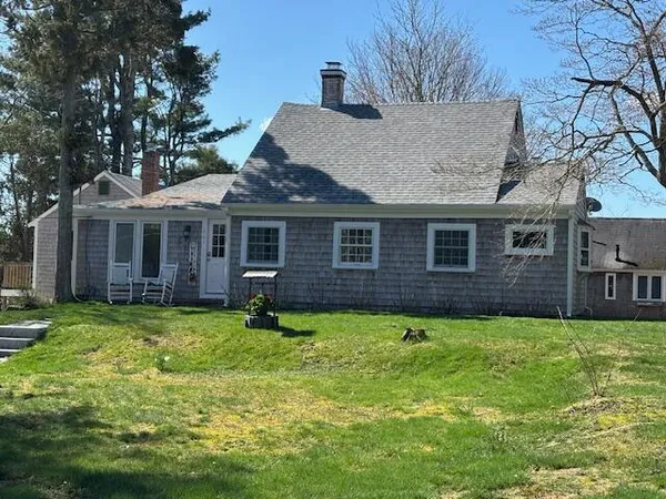 $1,100,000 | 981 River Road, Marstons Mills, MA 02648
