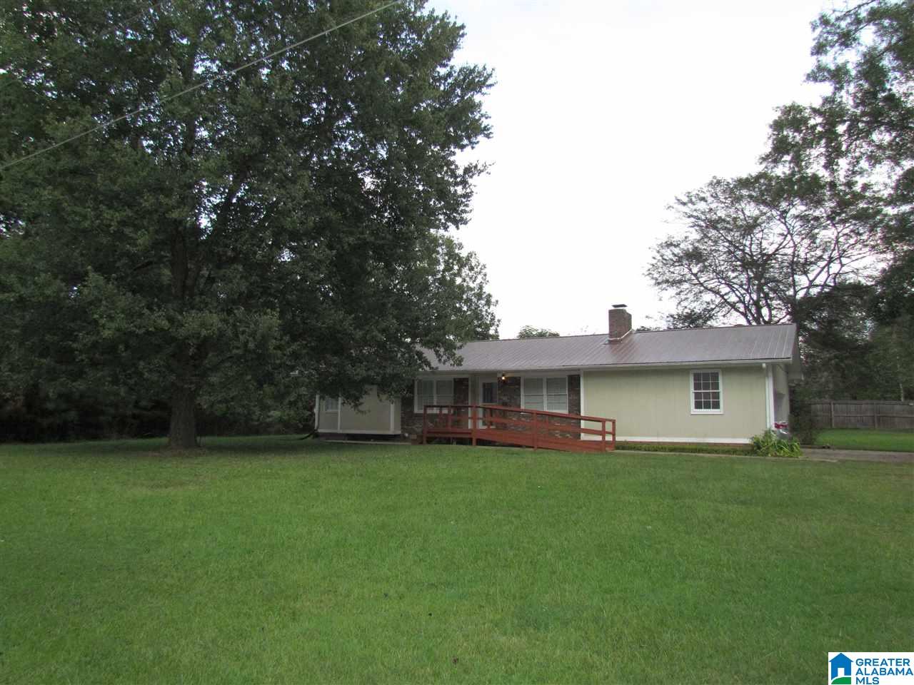 501 Mccullars Drive Weaver, AL 36277 - Photo 2 of 21