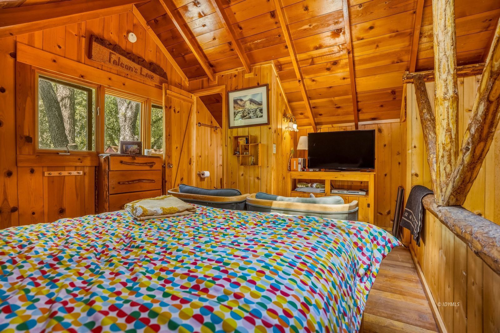 24945 Marion Ridge Drive Idyllwild, CA 92549 - Photo 28 of 53 High ceilings make the space feel larger