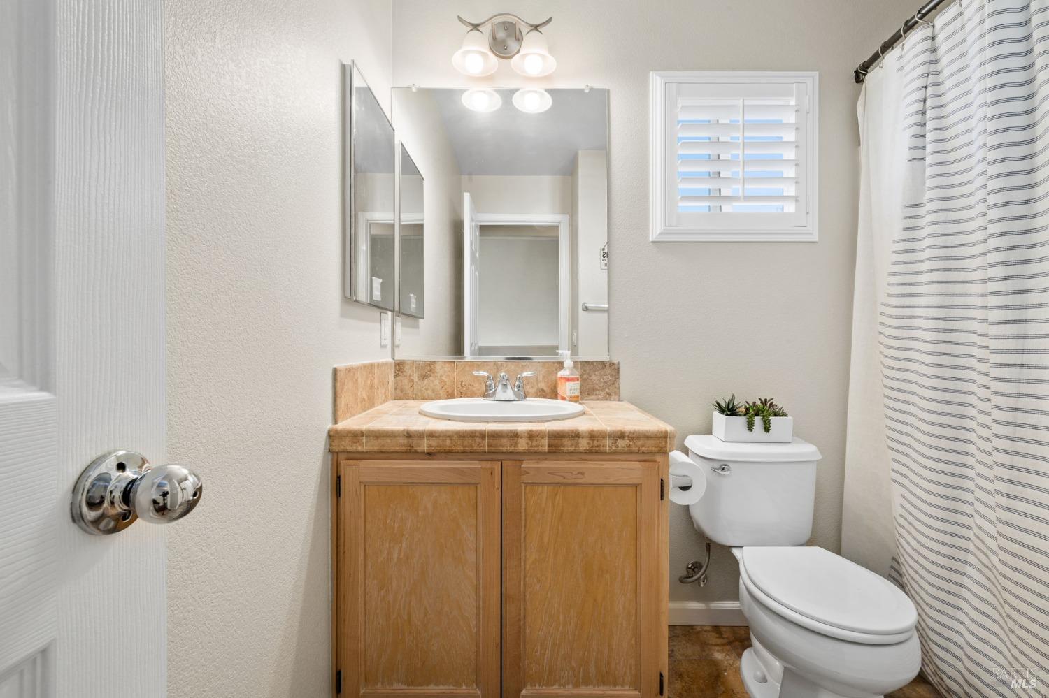 2448 Gilham Way Santa Rosa, CA 95404 - Photo 23 of 39