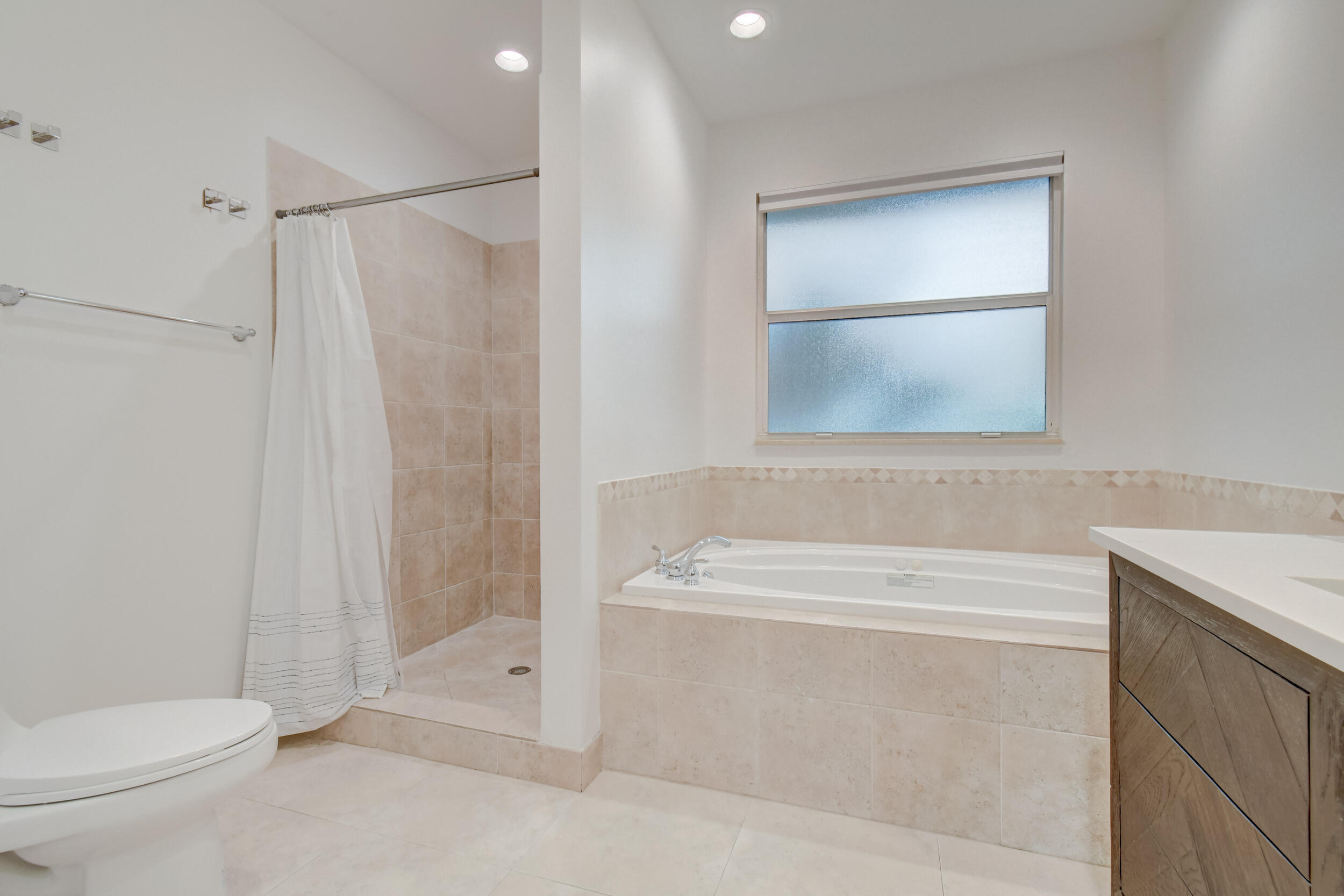21 Oceanview Drive, Unit C Ocean Ridge, FL 33435 - Photo 20 of 41 -