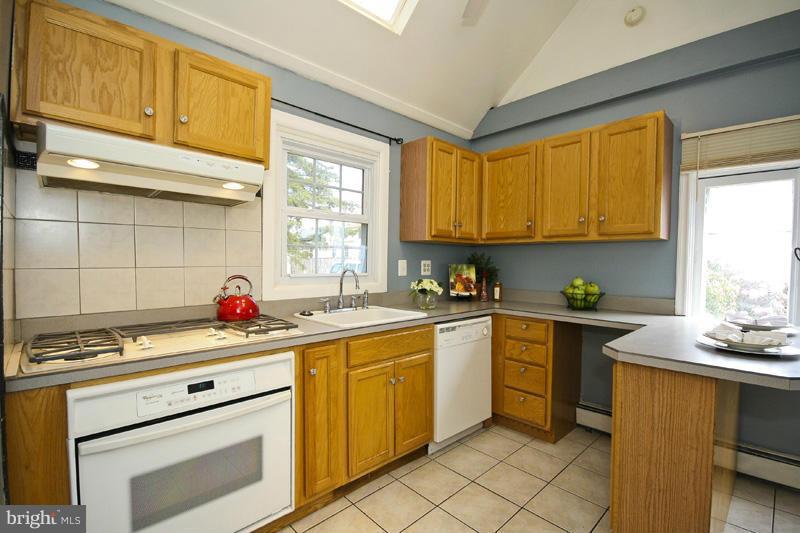 119 North Hammonds Ferry Road Linthicum Heights, MD 21090 - Photo 11 of 27 Kitchen