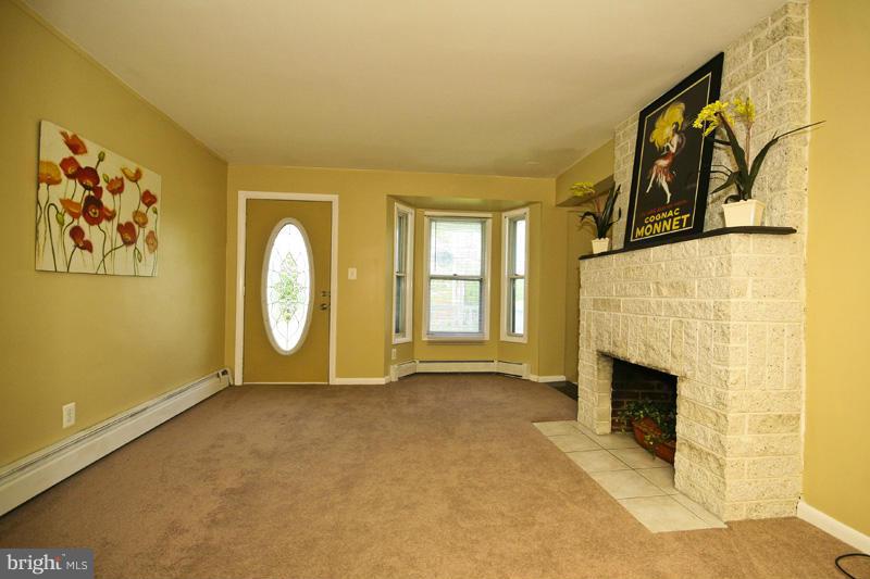 119 North Hammonds Ferry Road Linthicum Heights, MD 21090 - Photo 12 of 27 Living Room