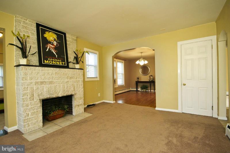 119 North Hammonds Ferry Road Linthicum Heights, MD 21090 - Photo 13 of 27 Living Room