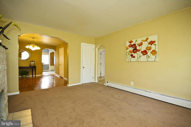 119 North Hammonds Ferry Road Linthicum Heights, MD 21090 - Photo 14 of 27 Living Room