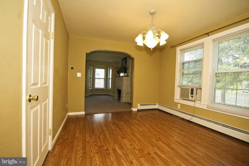 119 North Hammonds Ferry Road Linthicum Heights, MD 21090 - Photo 4 of 27 Dining Room