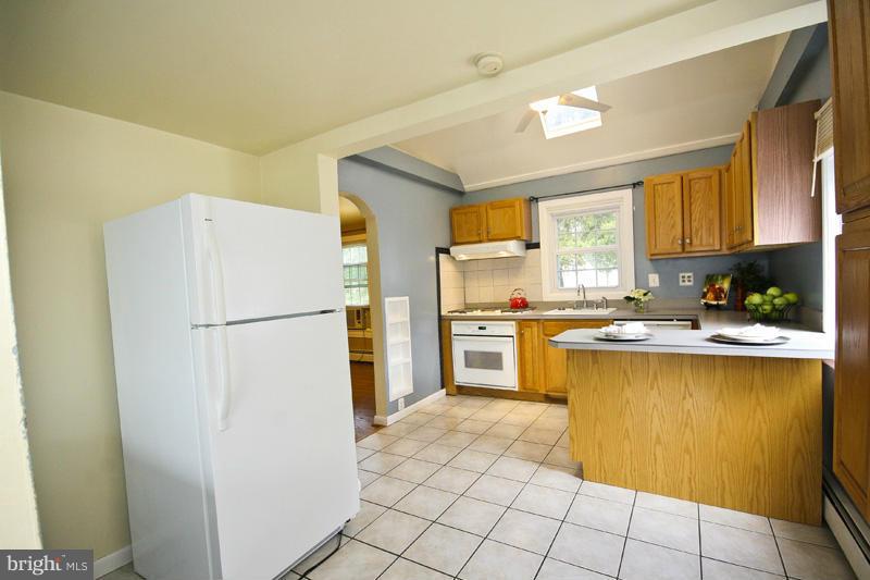 119 North Hammonds Ferry Road Linthicum Heights, MD 21090 - Photo 8 of 27 Kitchen