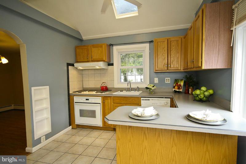 119 North Hammonds Ferry Road Linthicum Heights, MD 21090 - Photo 10 of 27 Kitchen