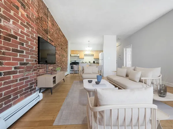 $3,095 | 338-342 Warren Street, Unit 1, Boston, MA 02119