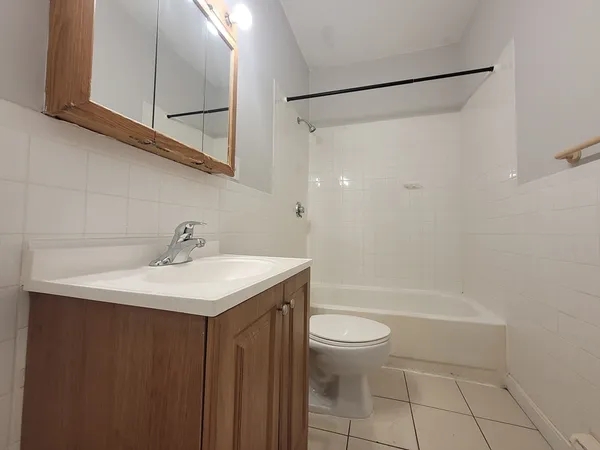$3,095 | 338-342 Warren Street, Unit 1, Boston, MA 02119