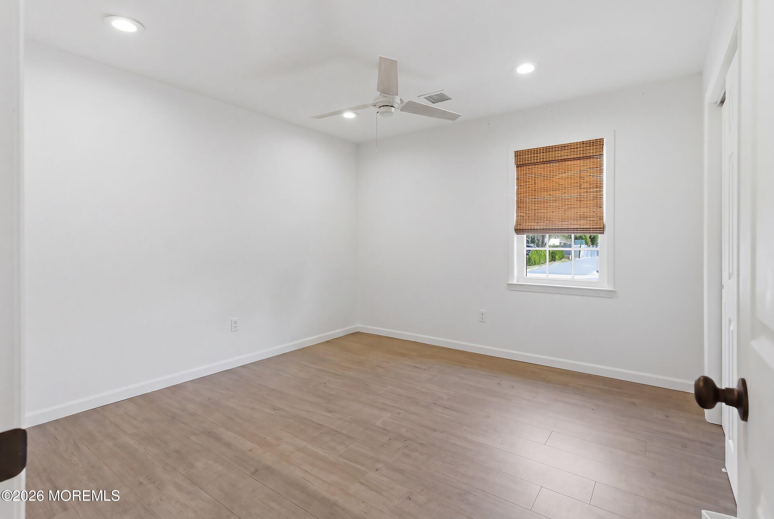 3724 River Road Point Pleasant, NJ 08742 - Photo 26 of 34 24-Guest Bed 1