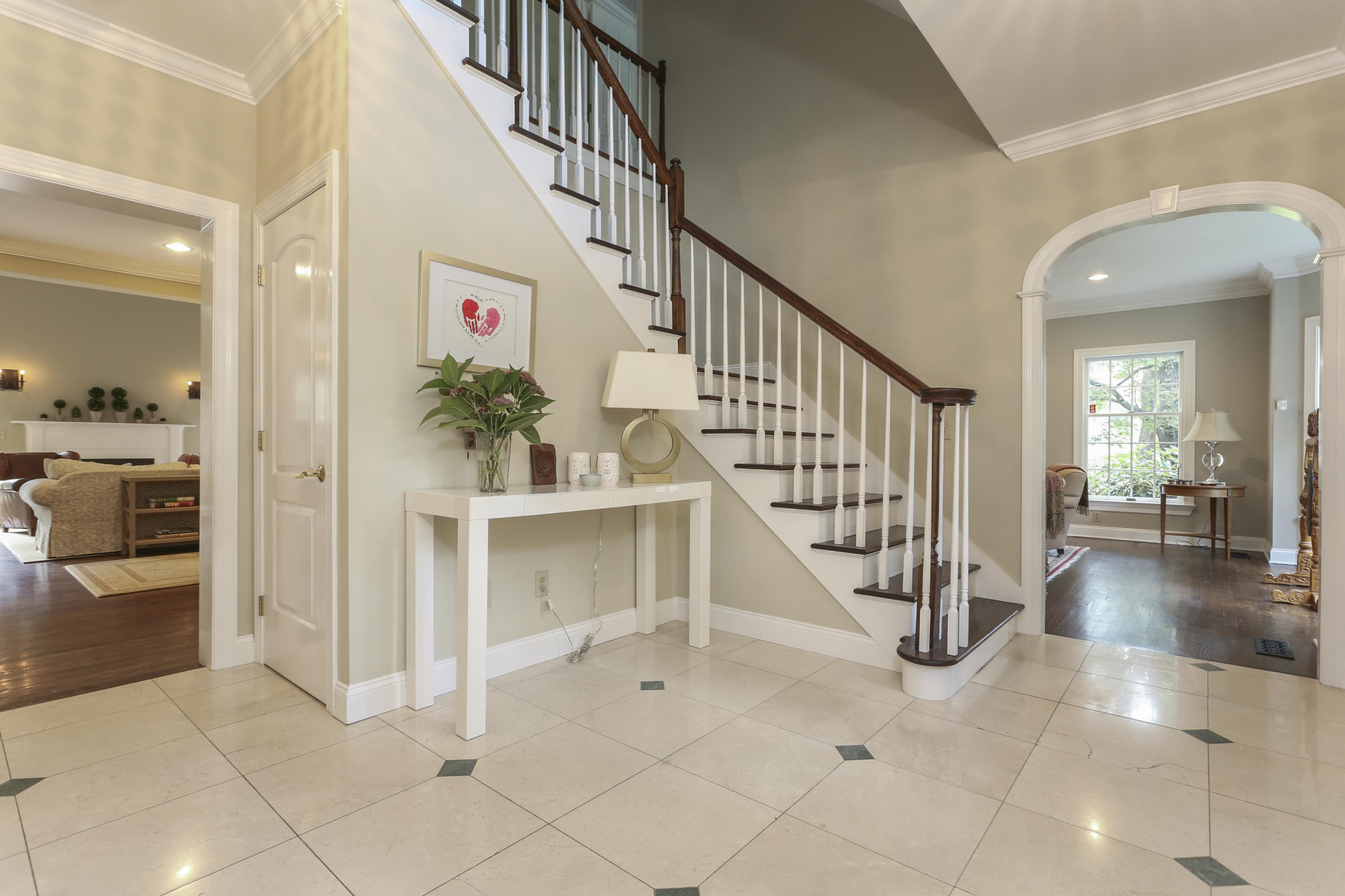 52 Old Studio Road New Canaan, CT 06840 - Photo 5 of 33 008-photo--7612074