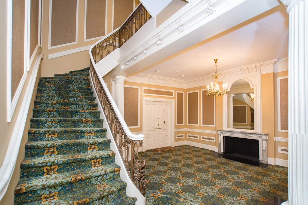 280 Commonwealth Avenue, Unit G9 Boston, MA 02116 - Photo 16 of 18 a view of an entryway with staircase