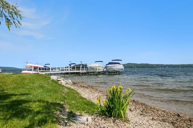 $797,000 | 539 Highland Road, Williams Bay, WI 53191
