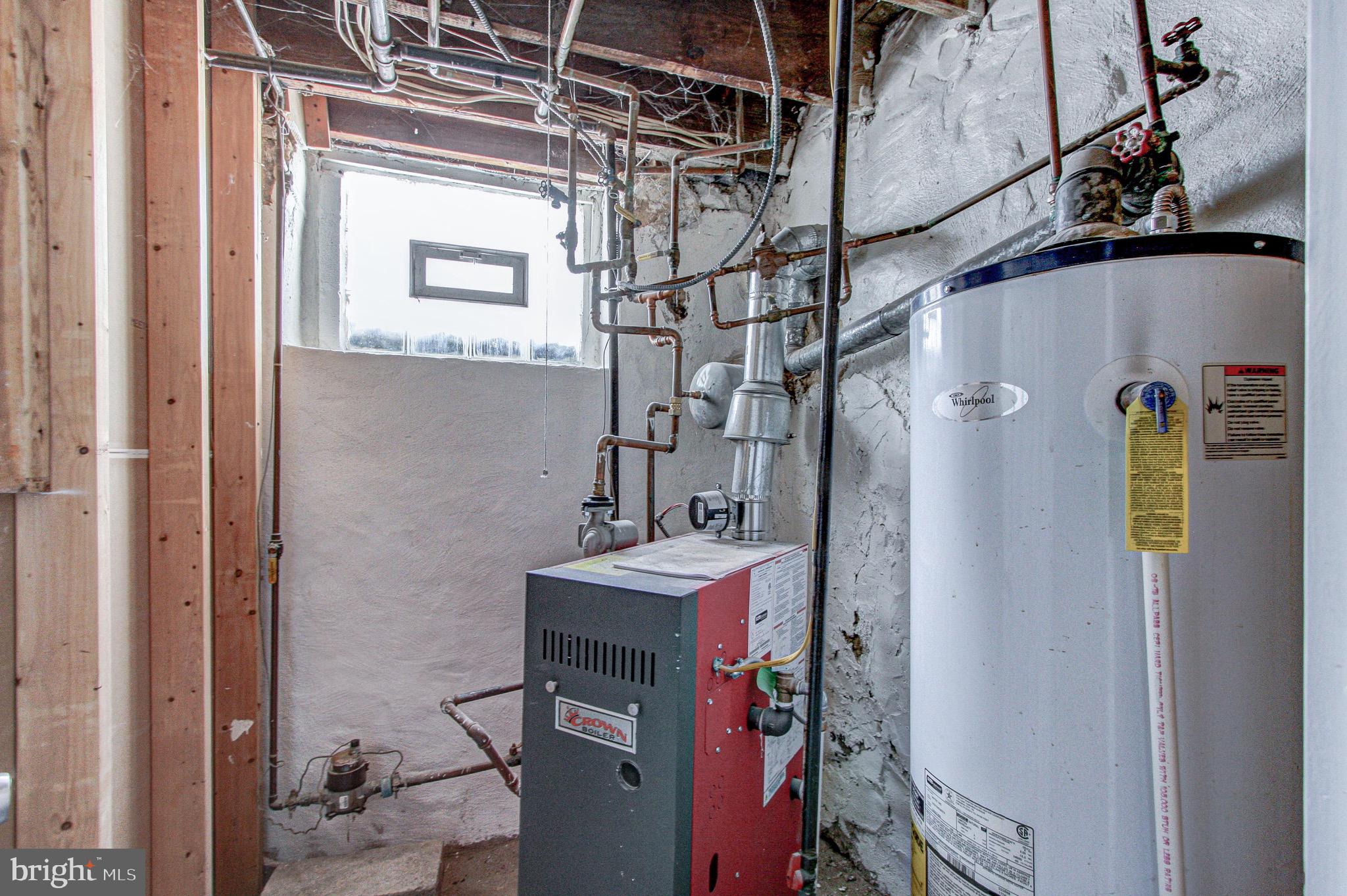 524 Glendale Road Upper Darby, PA 19082 - Photo 50 of 51 a bathroom with a sink toilet and shower