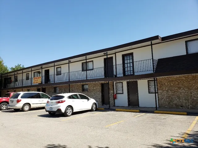 $875 | 1706 North Interstate 35, Unit 13, San Marcos, TX 78666