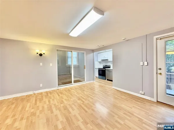 $1,500 | 455 Hillside Avenue, Unit B, Palisades Park, NJ 07650