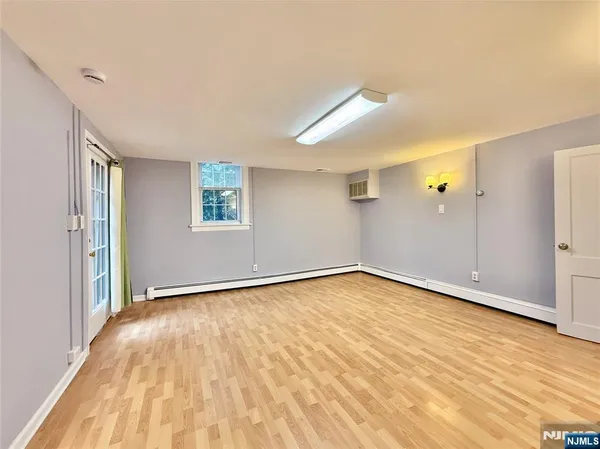 $1,500 | 455 Hillside Avenue, Unit B, Palisades Park, NJ 07650