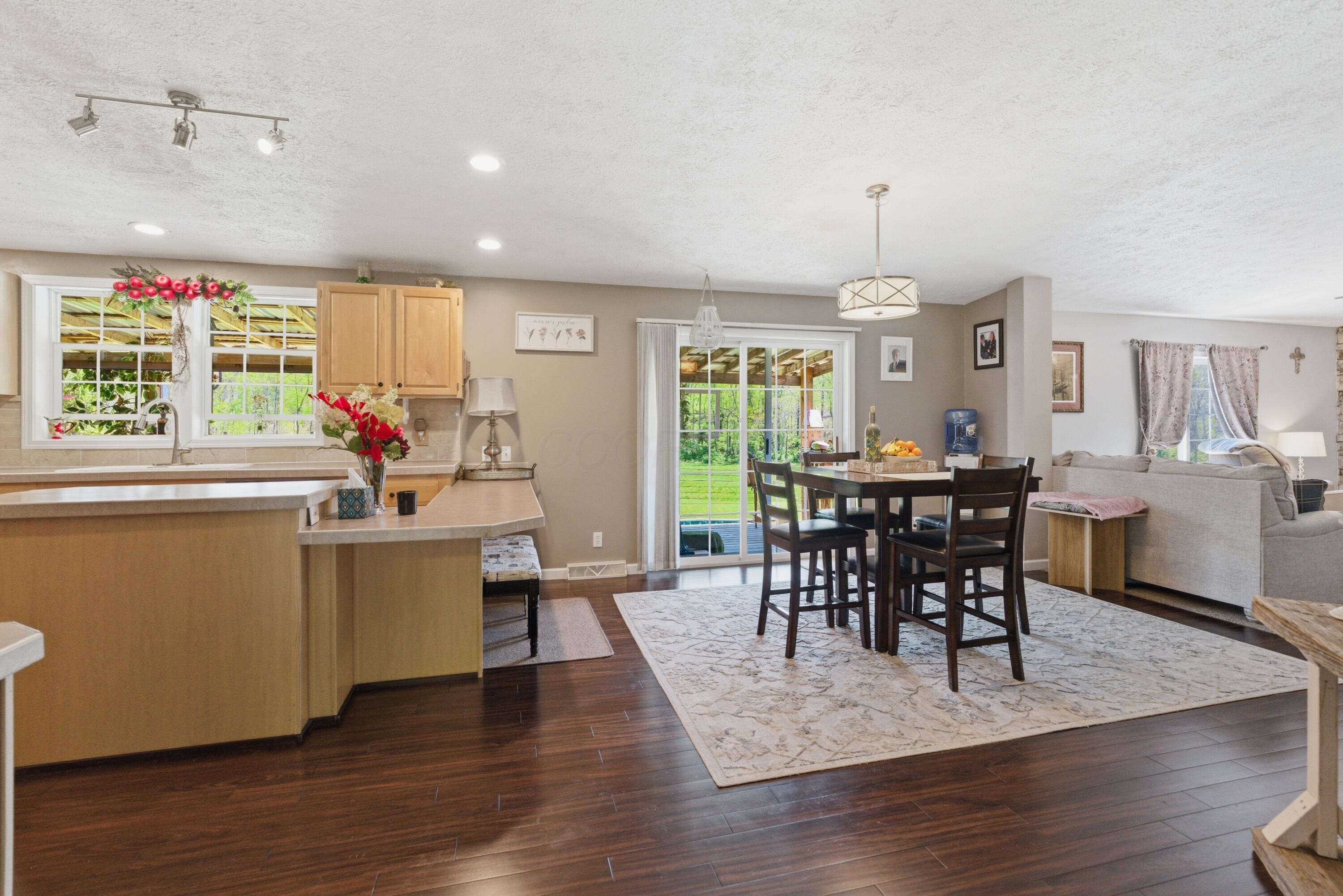 16282 Cox Road Logan, OH 43138 - Photo 7 of 89 9-print-025