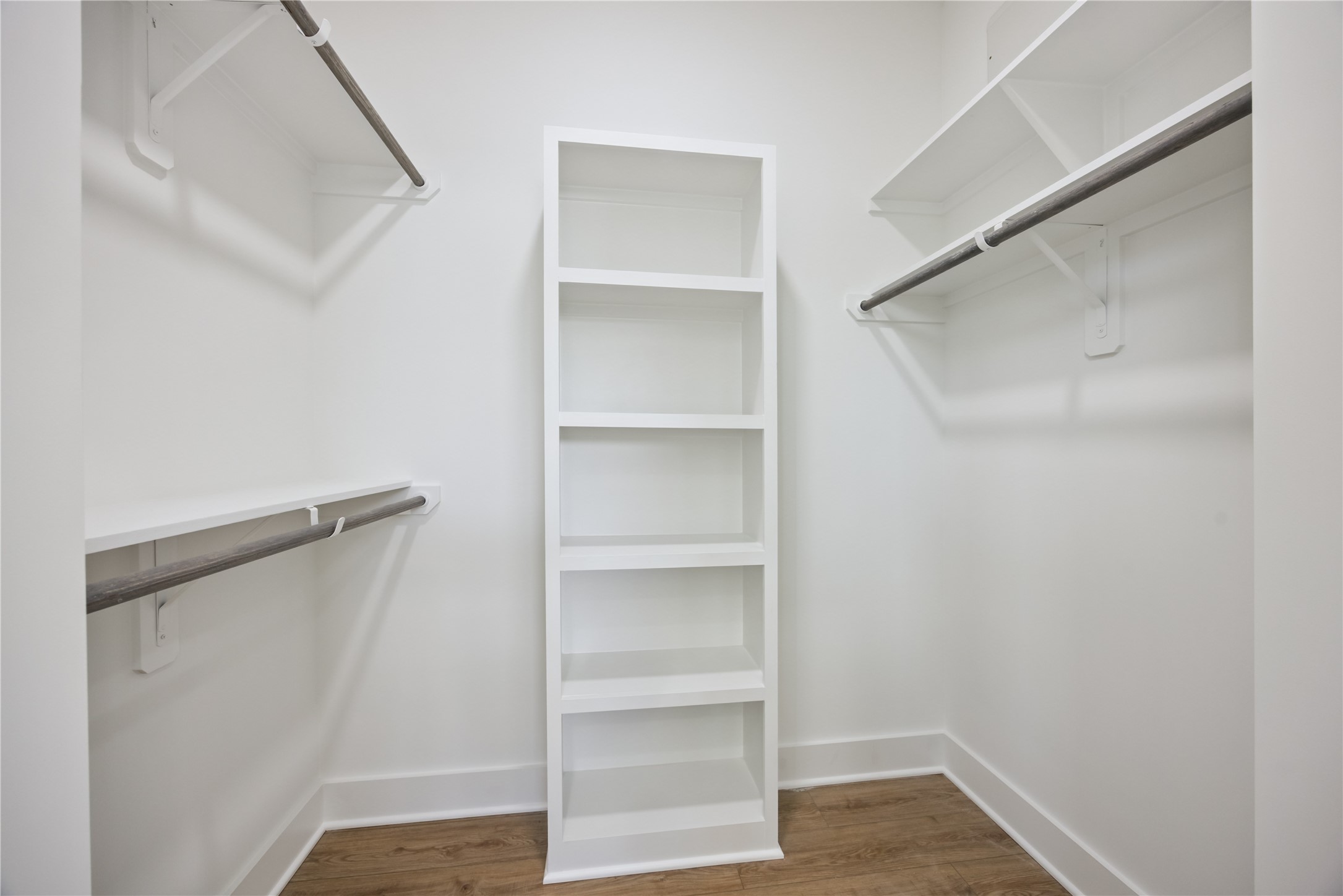 835 Rachel Street, Unit E Houston, TX 77091 - Photo 15 of 22 Two Primary Closets