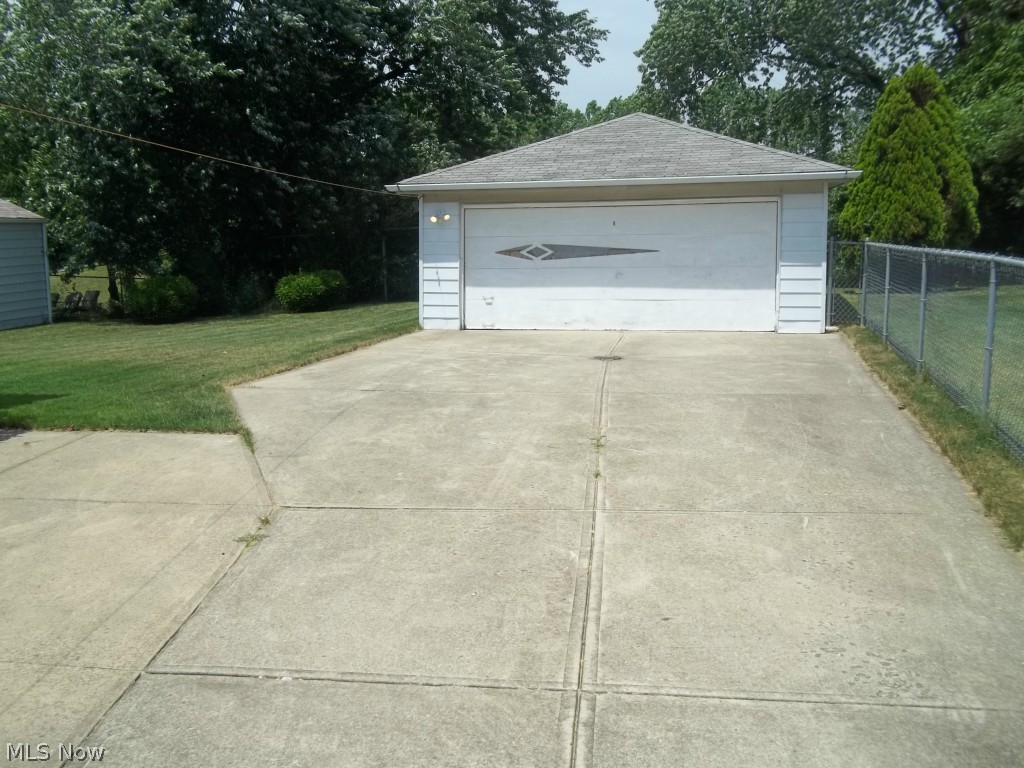 9705 David Road Garfield Heights, OH 44125 - Photo 3 of 15