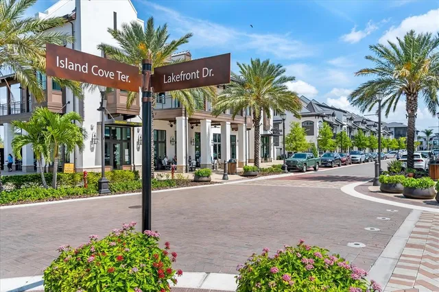 $2,100 | 3540 65th Ave Circle East, Sarasota, FL 34243