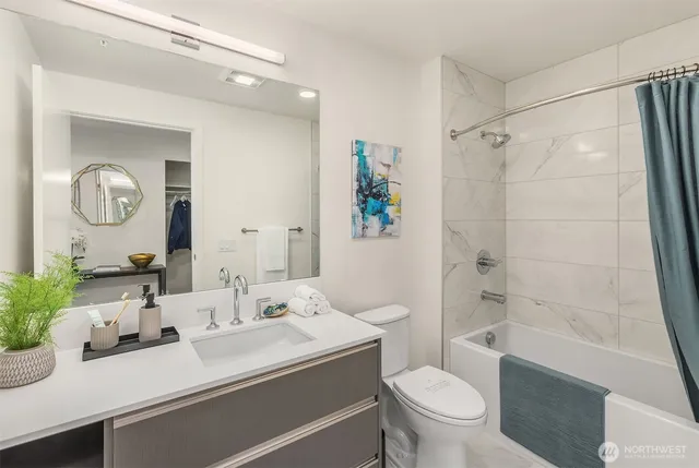 $1,160,000 | 800 Columbia Street, Unit 2808, Seattle, WA 98104