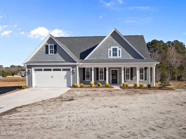 $489,900 | 120 Cripple Creek Drive, Swansboro, NC 28584